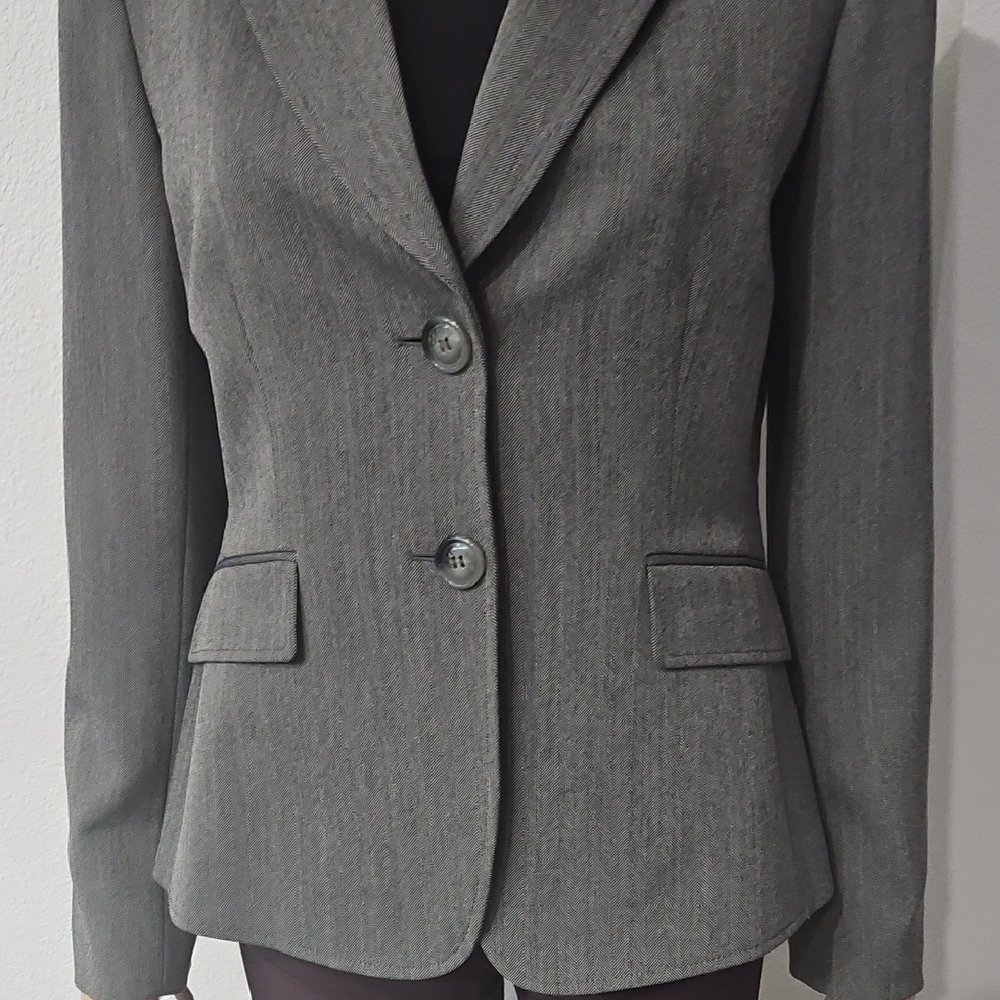 Tahari Elegant Women's Gray Blazer